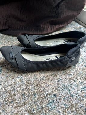 Anne Klein Black Pointed Slip-On Ballet Flats with Crisscross Trim